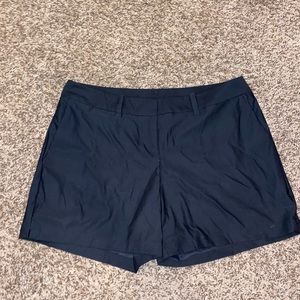 Used Nike women’s golf shorts size 6